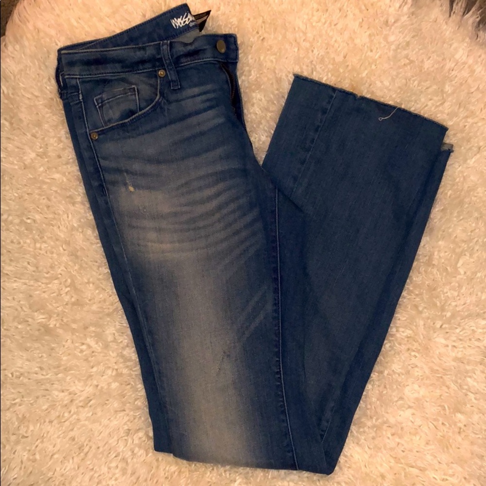 Mid-Rise Skinny Boot Jean